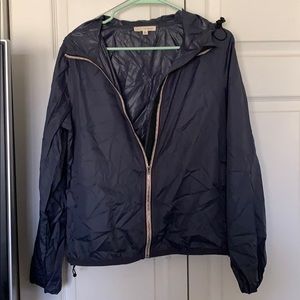 Lightweight windbreaker